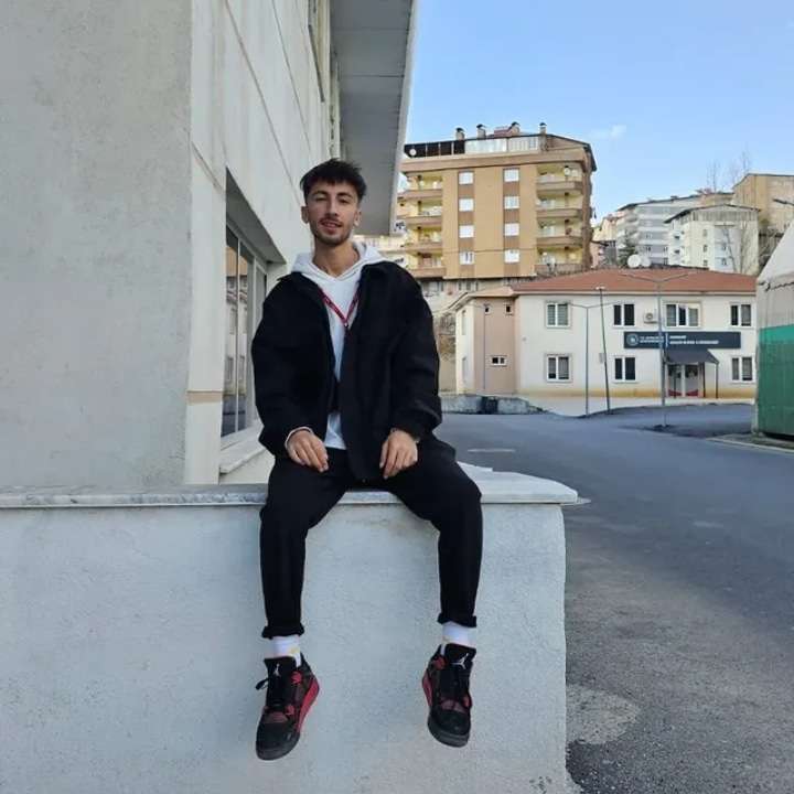 Rojhat Öztünç Profile Picture
