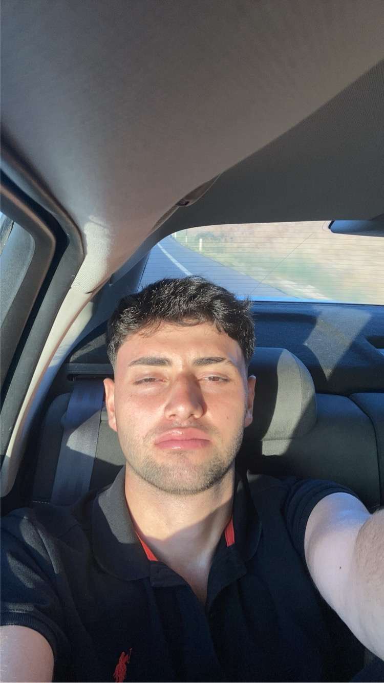 efe çomaktekin Profile Picture