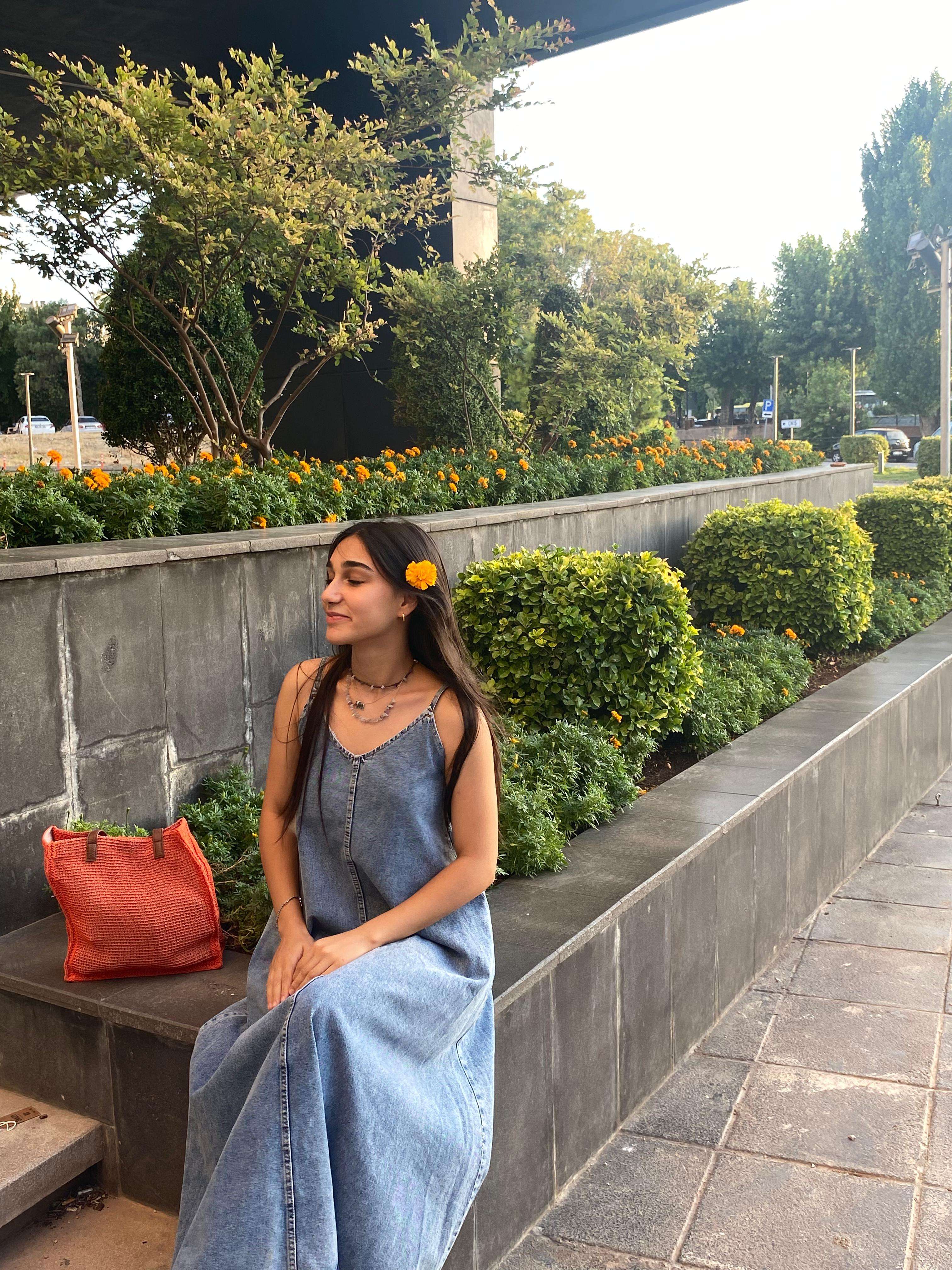 ipeknur çevikbaş Profile Picture